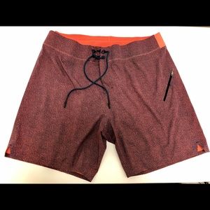 Lululemon Mens El Current Board Short  Size 38